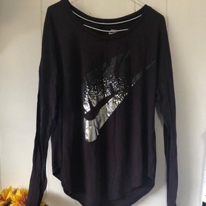 Nike top